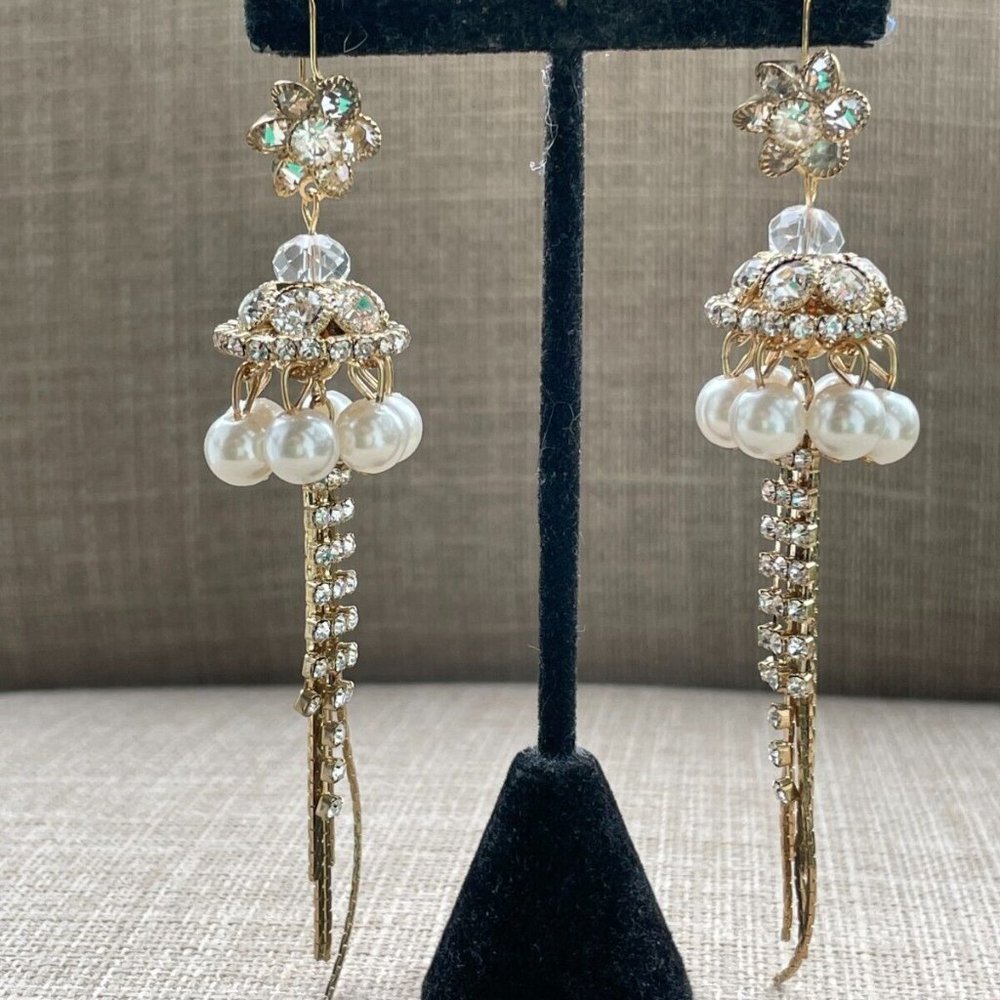 Women Earrings Faux White Pearl Clear Crystals Accent Fasion Jewelry Earrings - Picture 6 of 12